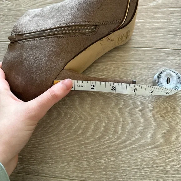 Call it Spring Heels - Picture 2 of 8